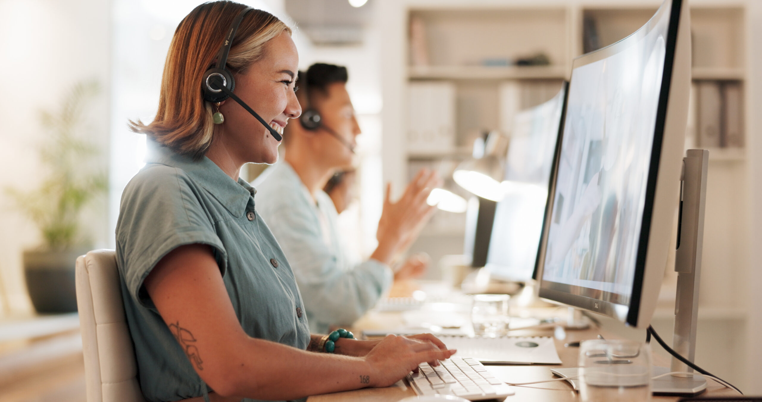 “SMALL BUSINESS. PROFESSIONAL CALL ANSWERING.”